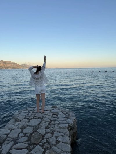 Plaža Ploče Budva в июле — фото погоды (2026-07-06)