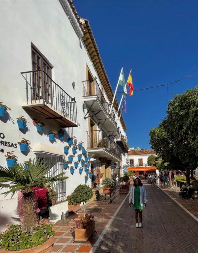 Casco Antiguo Marbella в ноябре — фото погоды (2025-11-17)