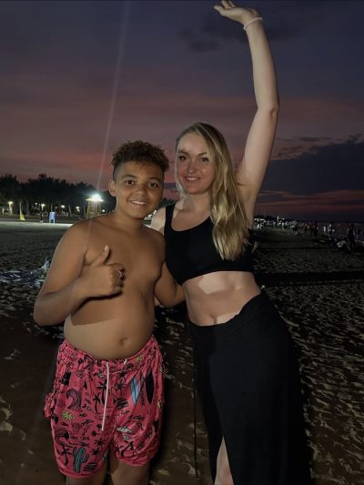 假日海滩 Holiday Beach Haikou Hainan в сентябре — фото погоды (2025-09-22)