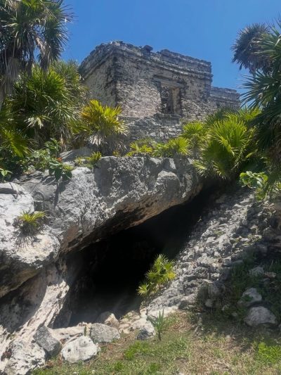 Tulum México Ruinas Mayas в апреле — фото погоды (2026-04-12)