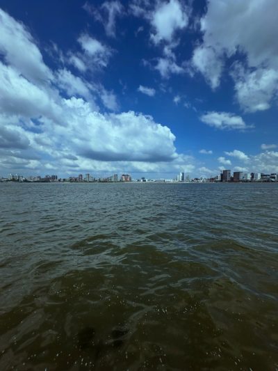 Кремлевская Набережная в июне — фото погоды (2026-06-13)