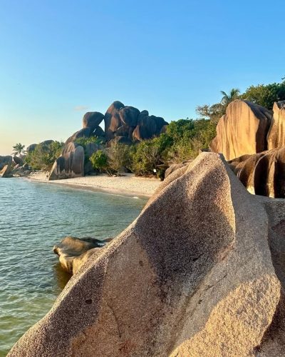 Anse Source D'argent - La Digue - Seychelles в апреле — фото погоды (2026-04-05)