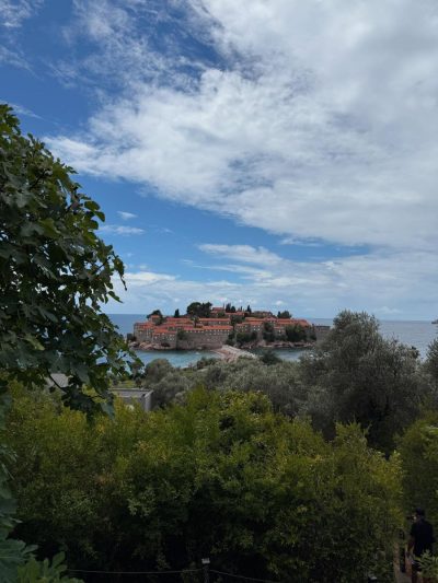 Beach Sveti Stefan, Montenegro в июле — фото погоды (2025-07-29)
