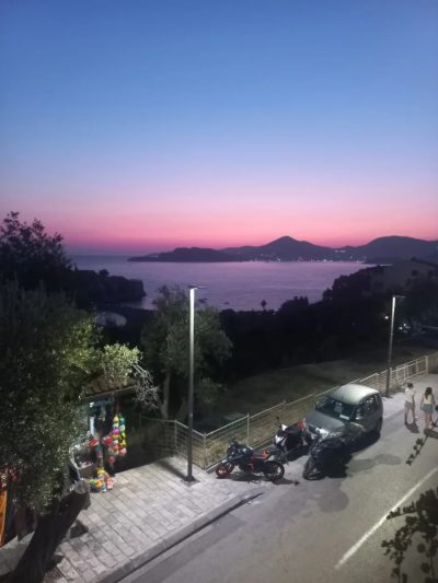 Beach Sveti Stefan, Montenegro в августе — фото погоды (2025-08-11)
