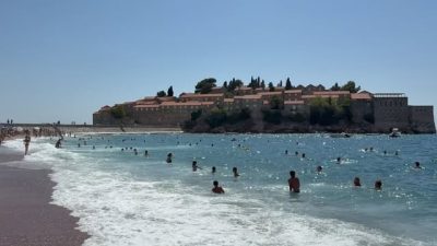 Beach Sveti Stefan, Montenegro в сентябре — фото погоды (2025-09-12)